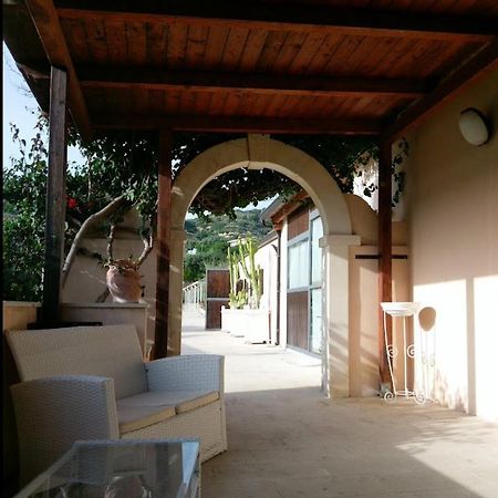 فيلا نوتوفي Agriturismo La Fiumara المظهر الخارجي الصورة