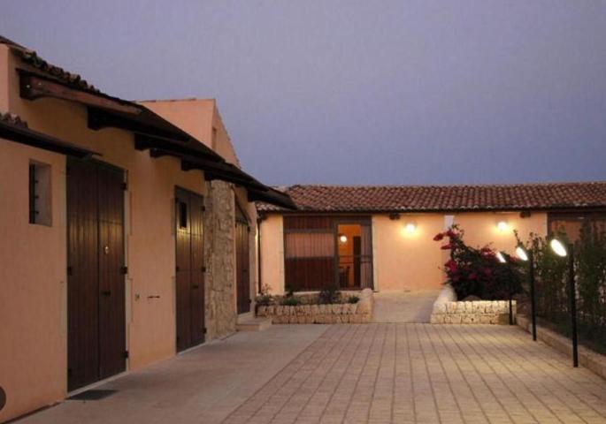 فيلا نوتوفي Agriturismo La Fiumara المظهر الخارجي الصورة